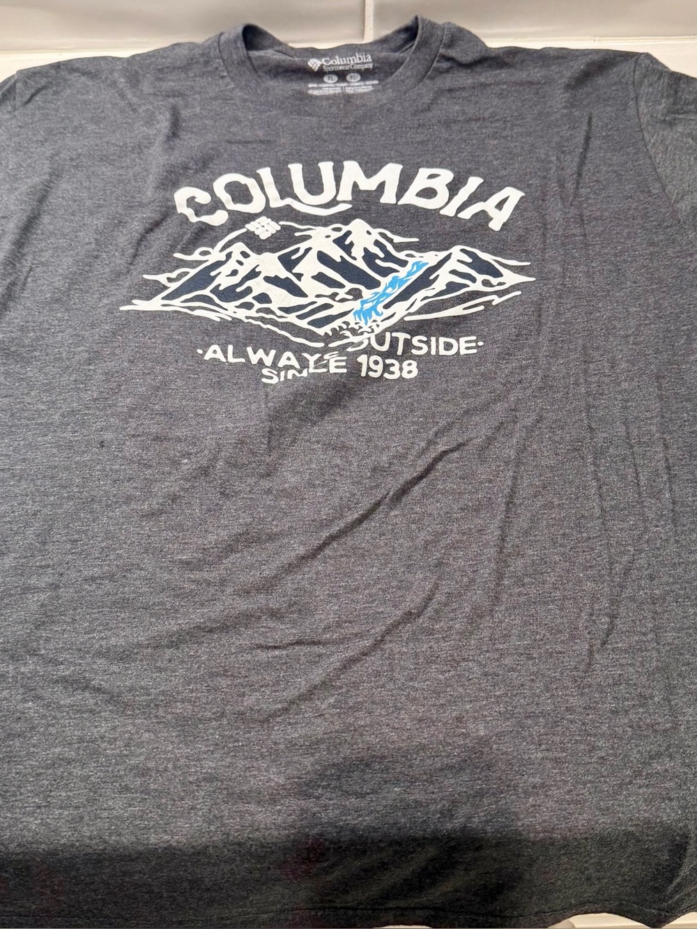 Columbia Dark Gray Short-Sleeve Graphic Tee with White & Blue Print